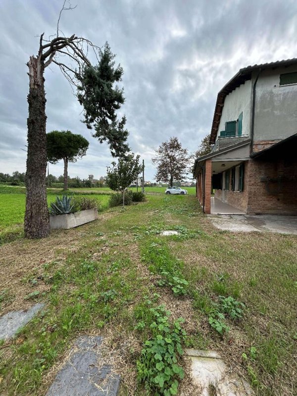 casa indipendente in vendita a Ravenna in zona Centro Storico