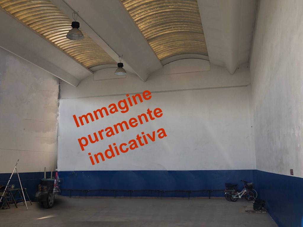 locale commerciale in vendita a Ravenna in zona Classe