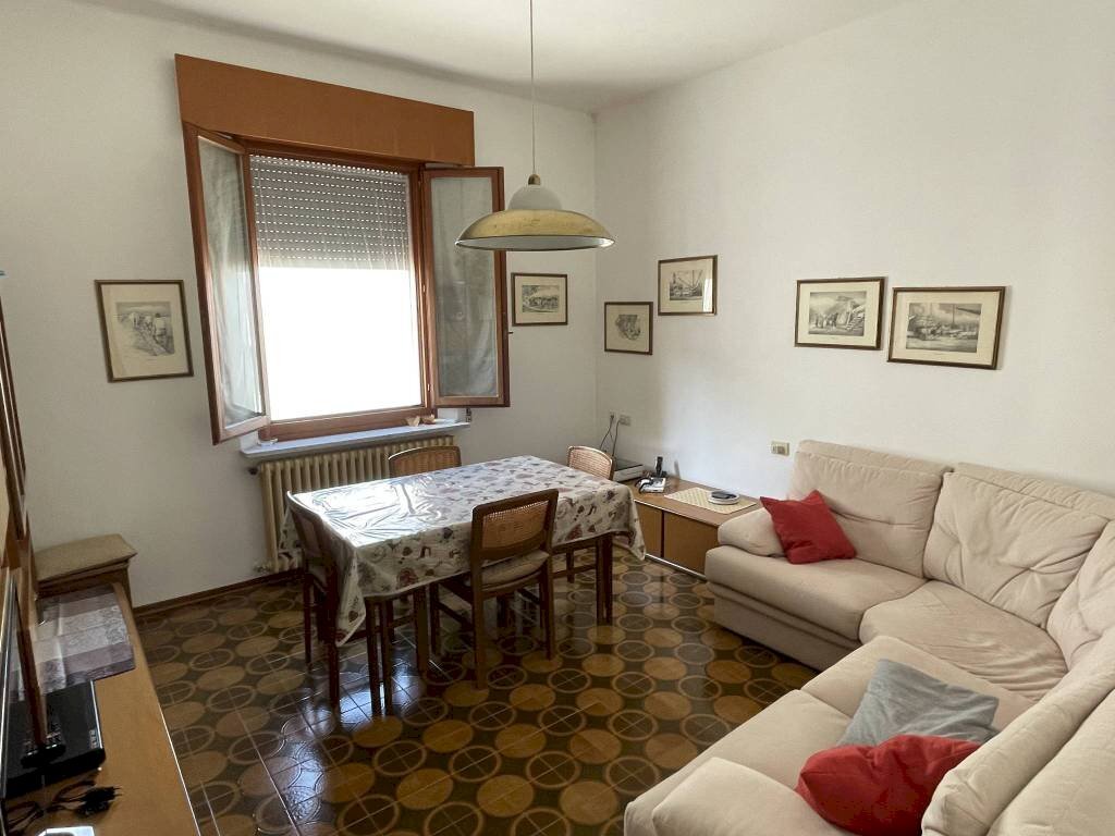 casa indipendente in vendita a Ravenna in zona Casal Borsetti