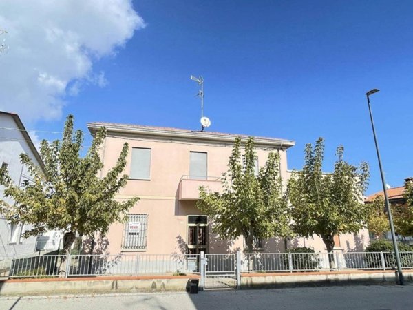 casa indipendente in vendita a Ravenna in zona Casal Borsetti