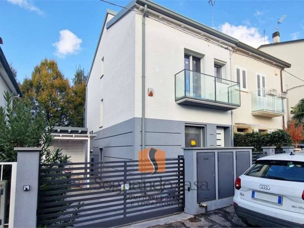 casa indipendente in vendita a Ravenna in zona Classe