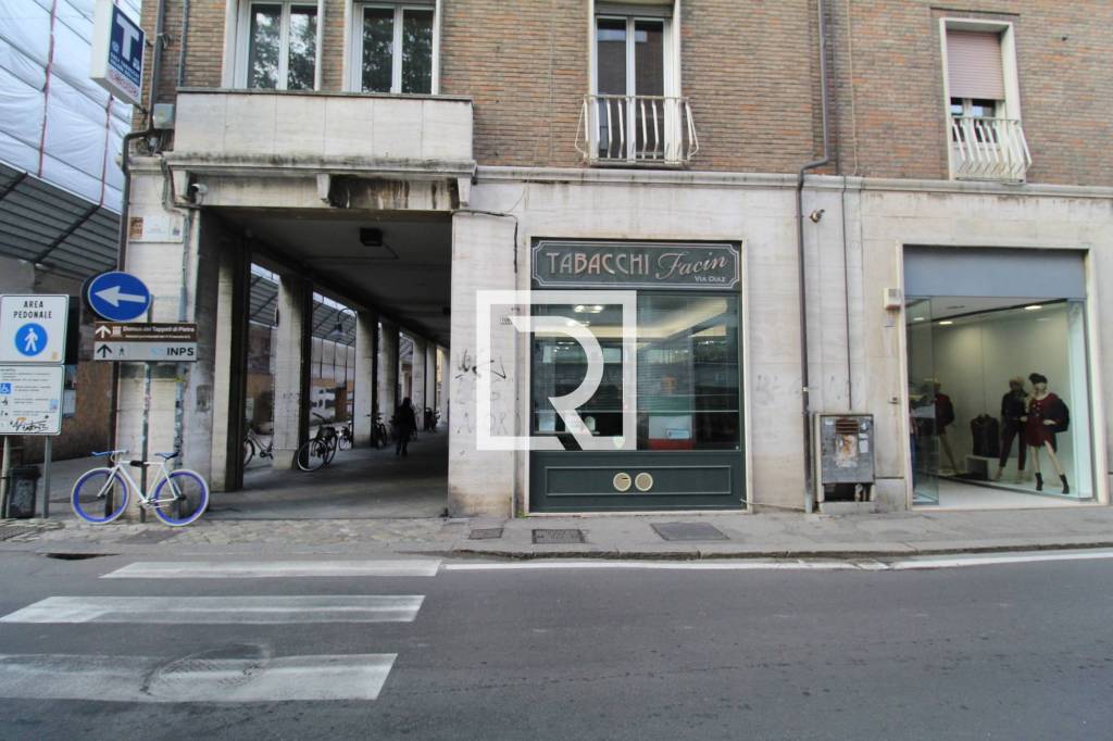 negozio in vendita a Ravenna in zona Centro Storico