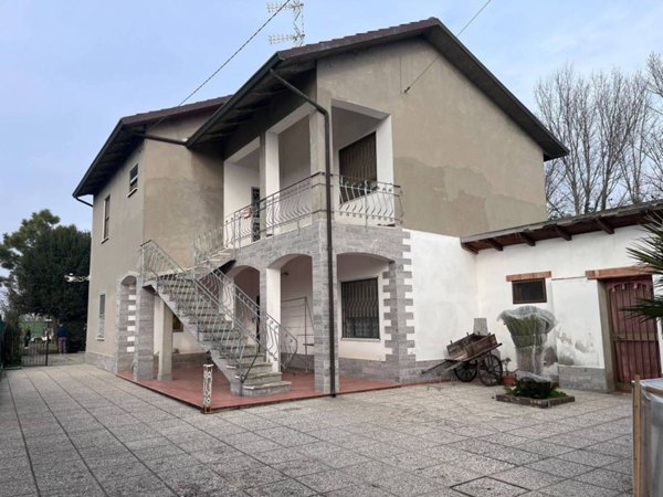 casa indipendente in vendita a Ravenna in zona Savarna / Conventello