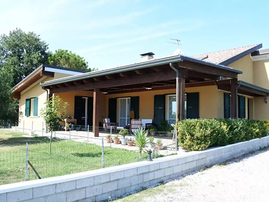 casa indipendente in vendita a Ravenna in zona Castiglione di Ravenna