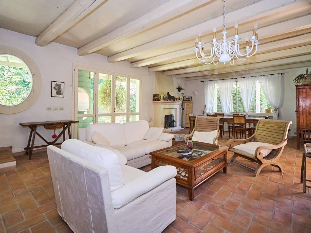 casa indipendente in vendita a Ravenna