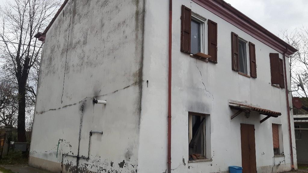 casa indipendente in vendita a Ravenna in zona San Pietro in Vincoli