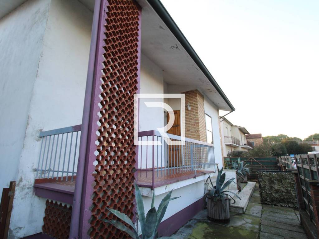 casa indipendente in vendita a Ravenna in zona Piangipane