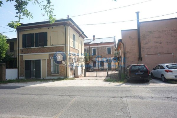 casa indipendente in vendita a Ravenna in zona Santo Stefano