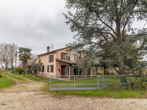 casa indipendente in vendita a Ravenna in zona Savarna / Conventello