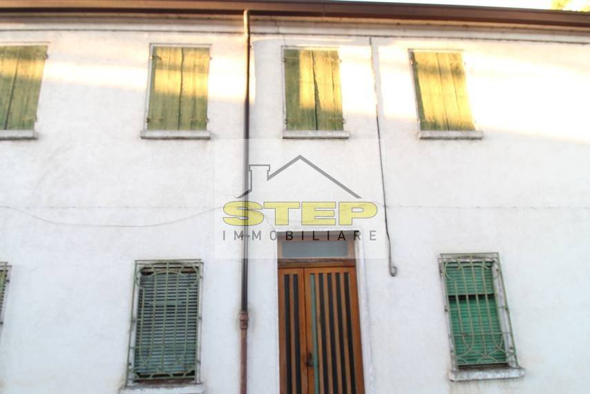 casa indipendente in vendita a Ravenna in zona Borgo Montone