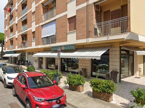 negozio in vendita a Ravenna in zona Punta Marina Terme