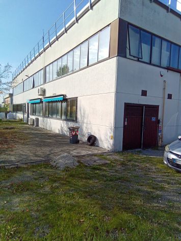 locale commerciale in vendita a Ravenna