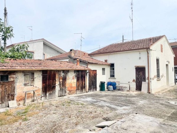 casa indipendente in vendita a Ravenna in zona Ponte Nuovo