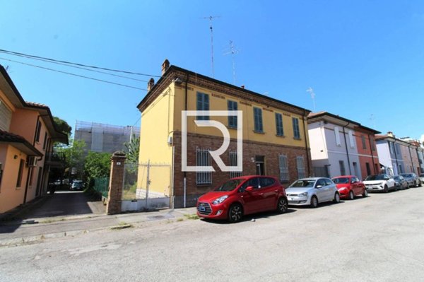 casa indipendente in vendita a Ravenna in zona Centro Storico