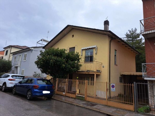 casa indipendente in vendita a Ravenna in zona Centro Storico