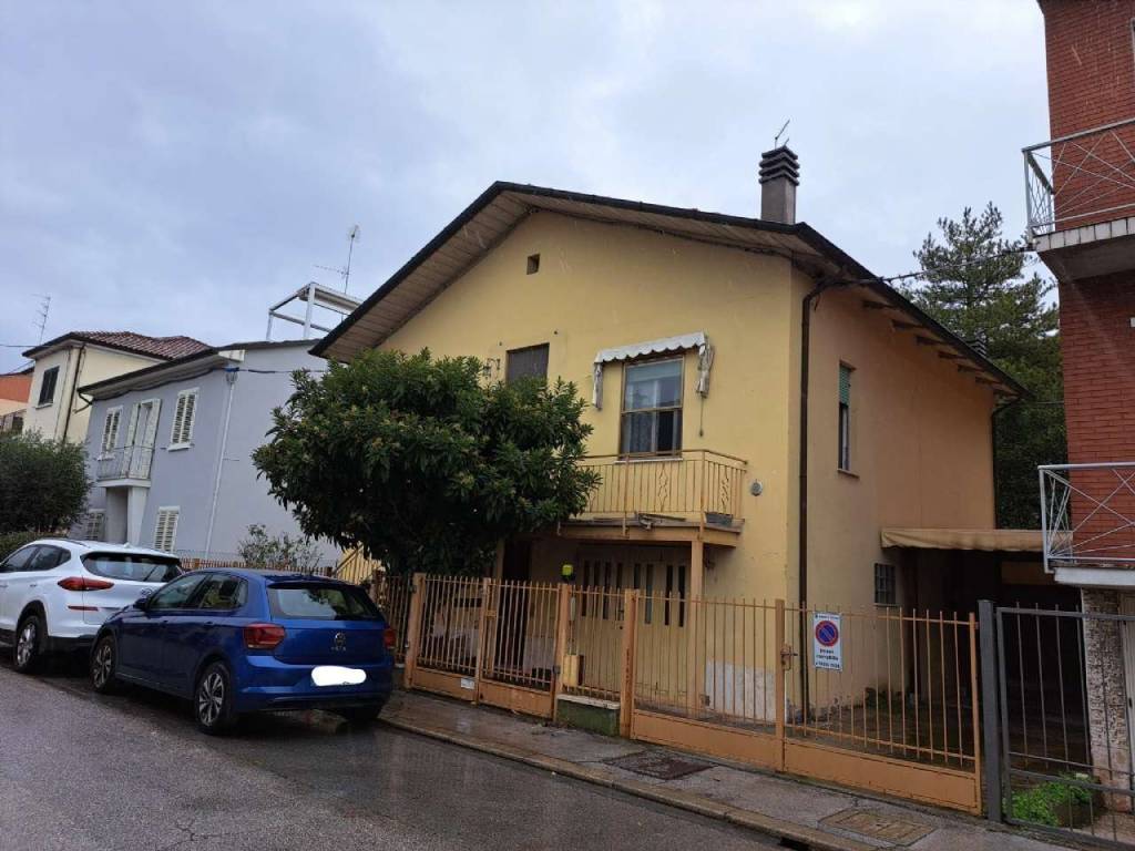 casa indipendente in vendita a Ravenna in zona Centro Storico