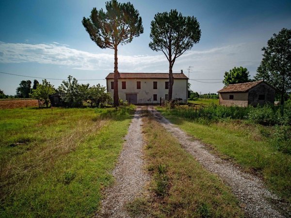 casa indipendente in vendita a Ravenna in zona Madonna dell'Albero