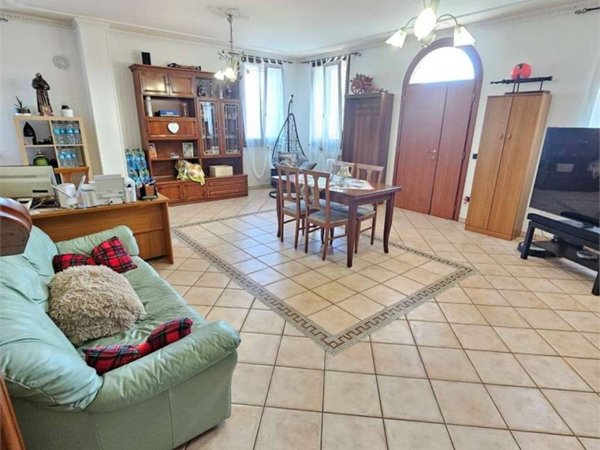 casa indipendente in vendita a Ravenna in zona Porto Fuori