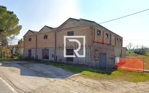 capannone in vendita a Ravenna in zona Ghibullo