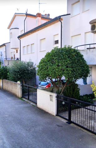 casa indipendente in vendita a Ravenna