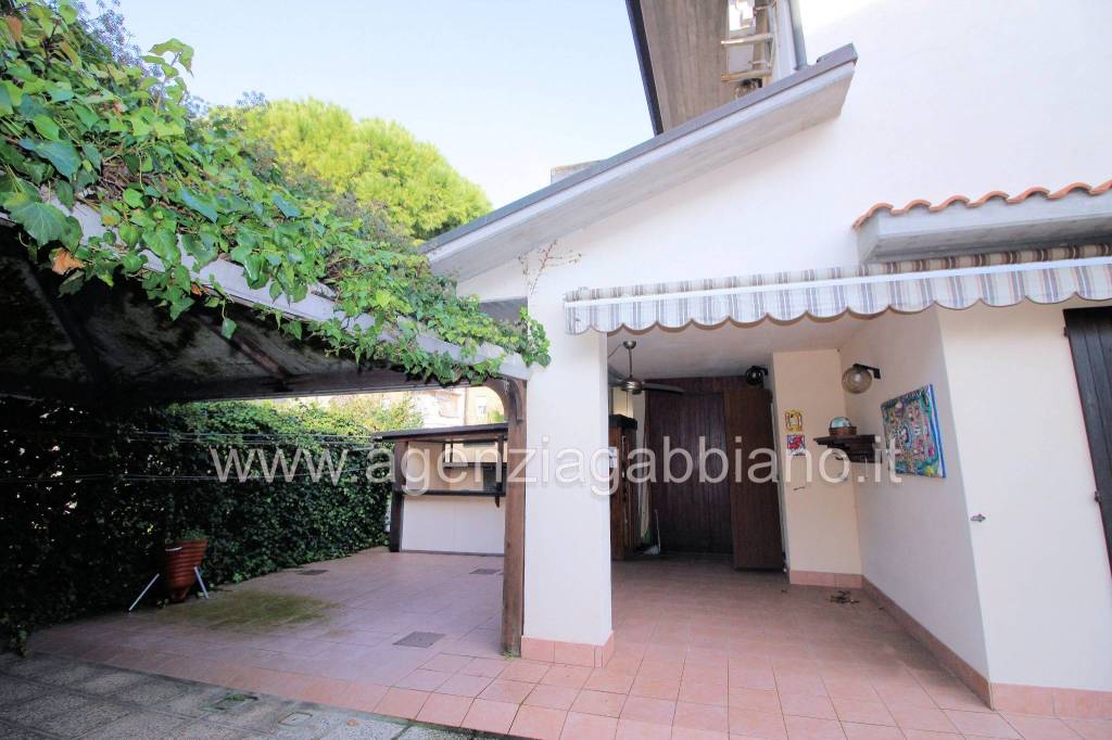 casa indipendente in vendita a Ravenna in zona Lido Adriano