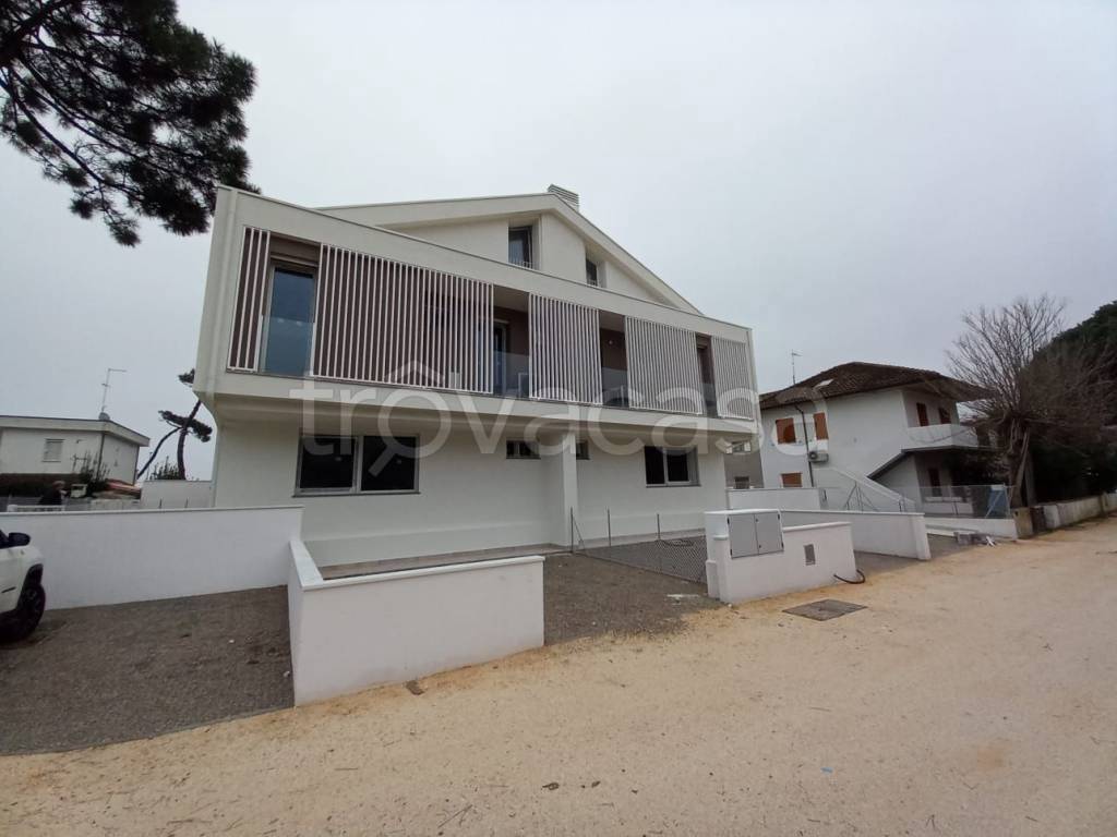 casa indipendente in vendita a Ravenna in zona Lido di Classe