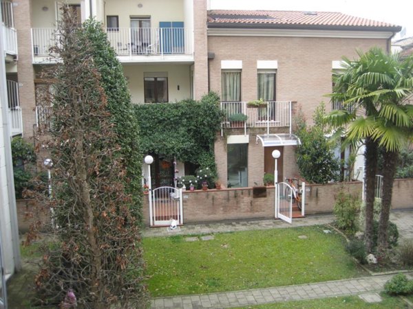 casa indipendente in vendita a Ravenna