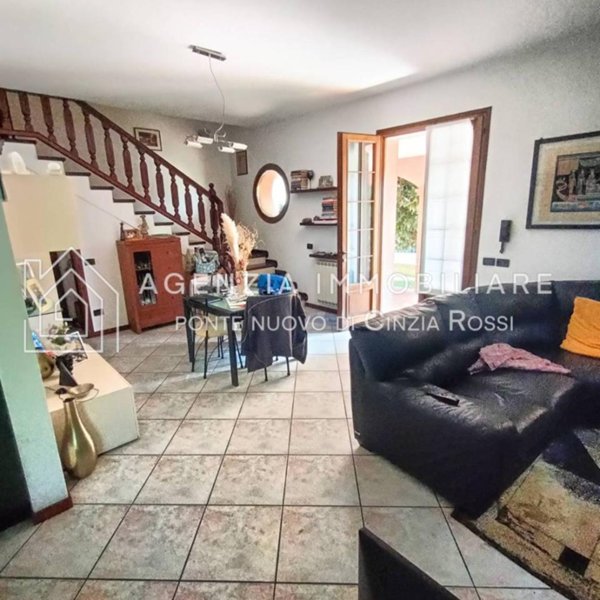 casa indipendente in vendita a Ravenna in zona Classe