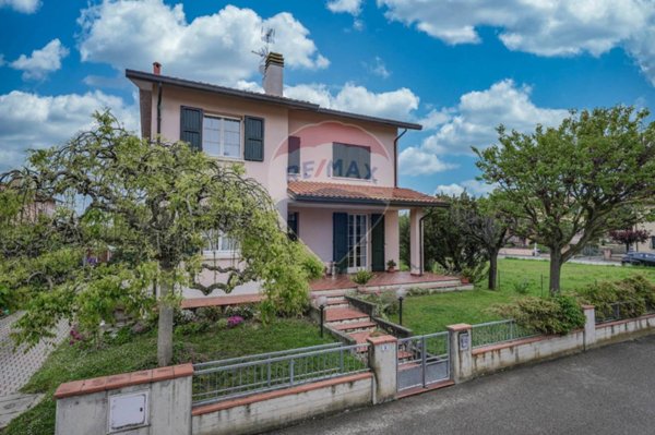 casa indipendente in vendita a Ravenna in zona San Zaccaria