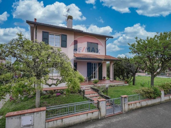 casa indipendente in vendita a Ravenna in zona San Zaccaria