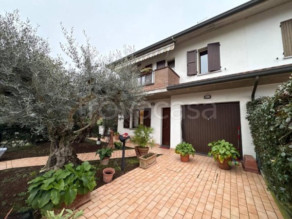 casa indipendente in vendita a Ravenna in zona Lido di Savio