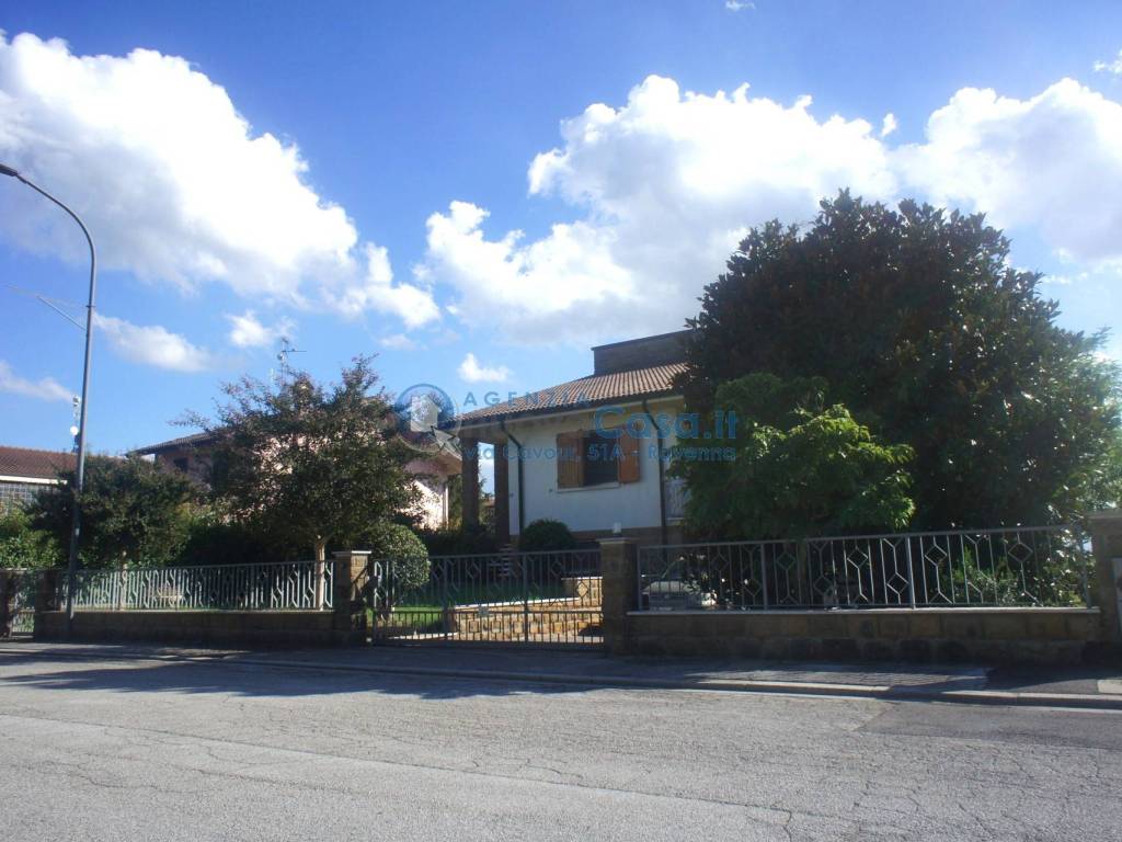casa indipendente in vendita a Ravenna in zona Santo Stefano
