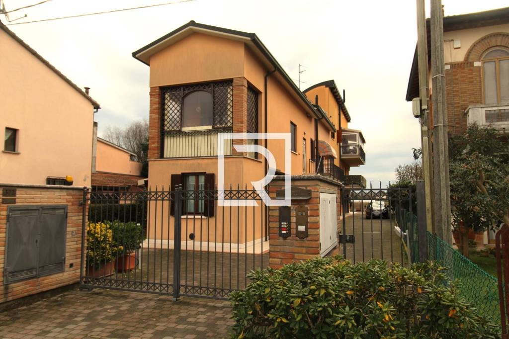 appartamento in vendita a Ravenna in zona Piangipane