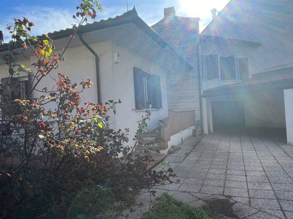 casa indipendente in vendita a Ravenna in zona Centro Storico