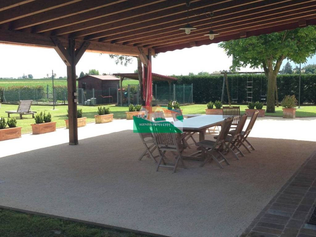 casa indipendente in vendita a Ravenna in zona Porto Fuori