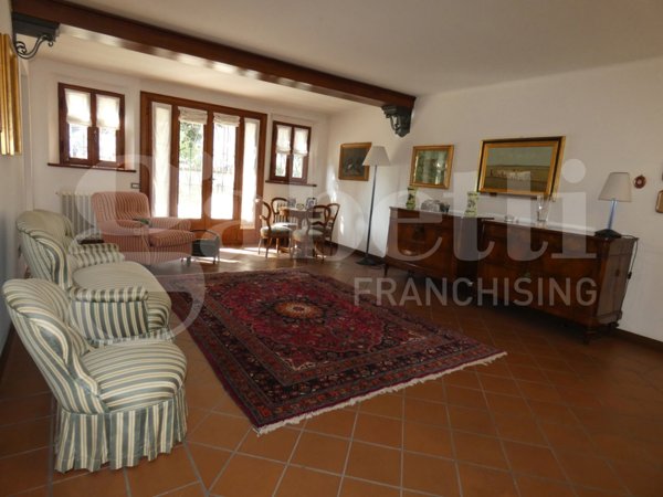 casa indipendente in vendita a Ravenna in zona Centro Storico