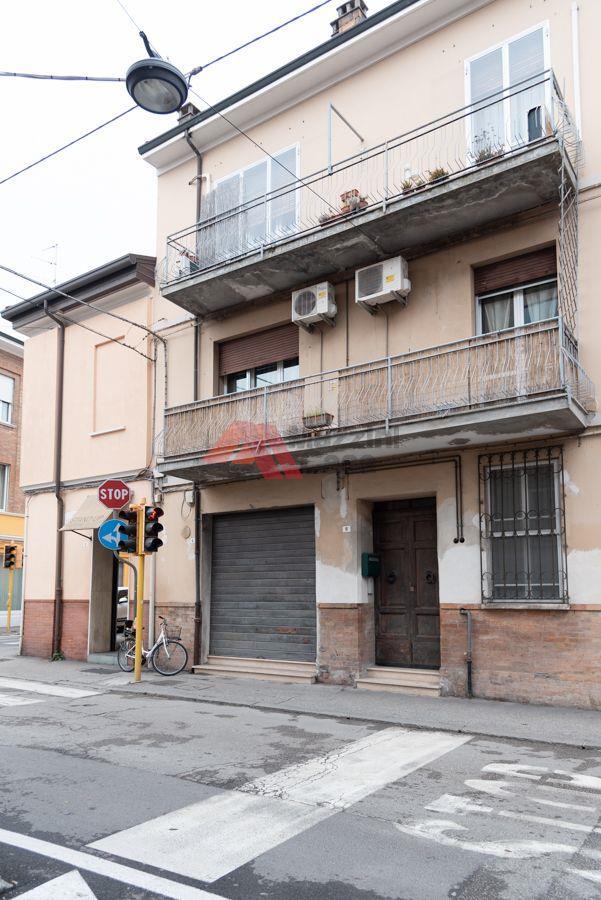 casa indipendente in vendita a Ravenna in zona Centro Storico
