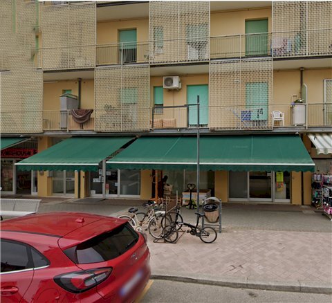 negozio in vendita a Ravenna in zona Lido di Classe
