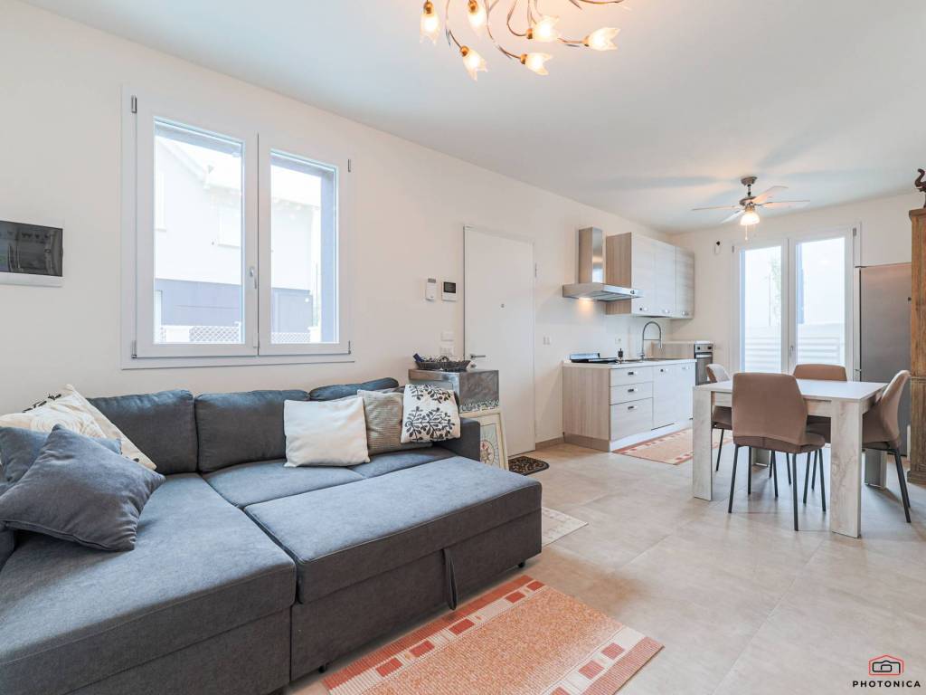 casa indipendente in vendita a Ravenna in zona Lido di Classe