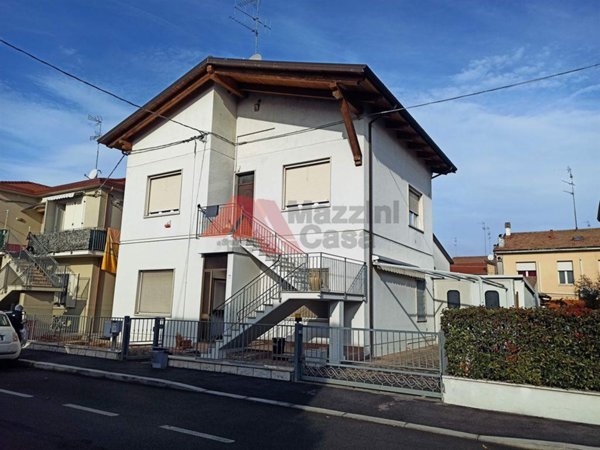 casa indipendente in vendita a Ravenna