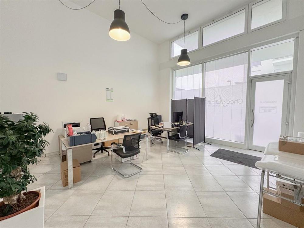 ufficio in vendita a Ravenna in zona Classe