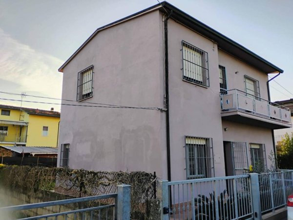 appartamento in vendita a Ravenna in zona Savarna / Conventello