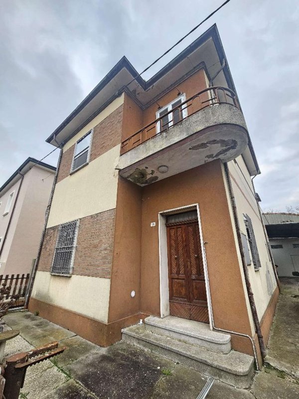 casa indipendente in vendita a Ravenna in zona Centro Storico