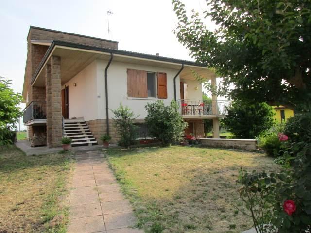 casa indipendente in vendita a Ravenna in zona Castiglione di Ravenna