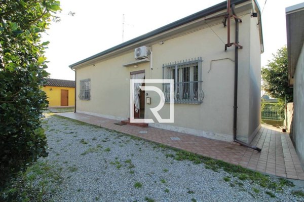 casa indipendente in vendita a Ravenna in zona Castiglione di Ravenna