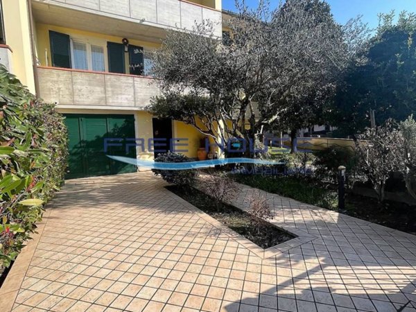 casa indipendente in vendita a Ravenna in zona Castiglione di Ravenna