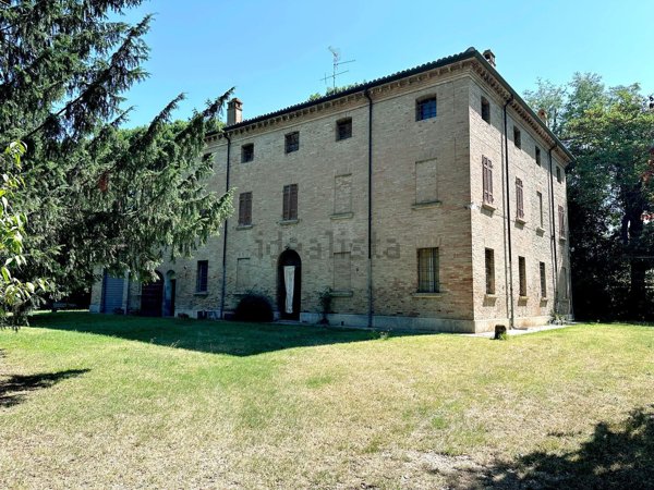 casa indipendente in vendita a Ravenna in zona Centro Storico
