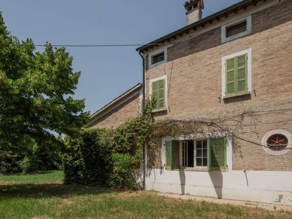 casa indipendente in vendita a Ravenna in zona Mezzano