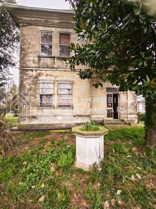 casa indipendente in vendita a Ravenna in zona Mezzano