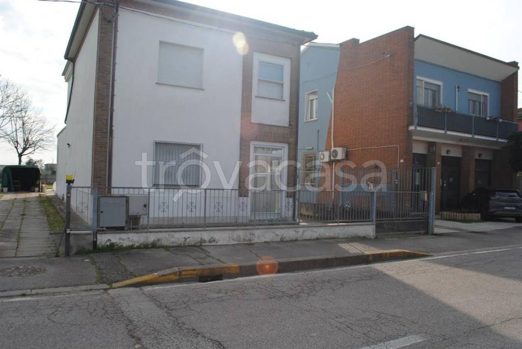 casa indipendente in vendita a Ravenna in zona Savarna / Conventello